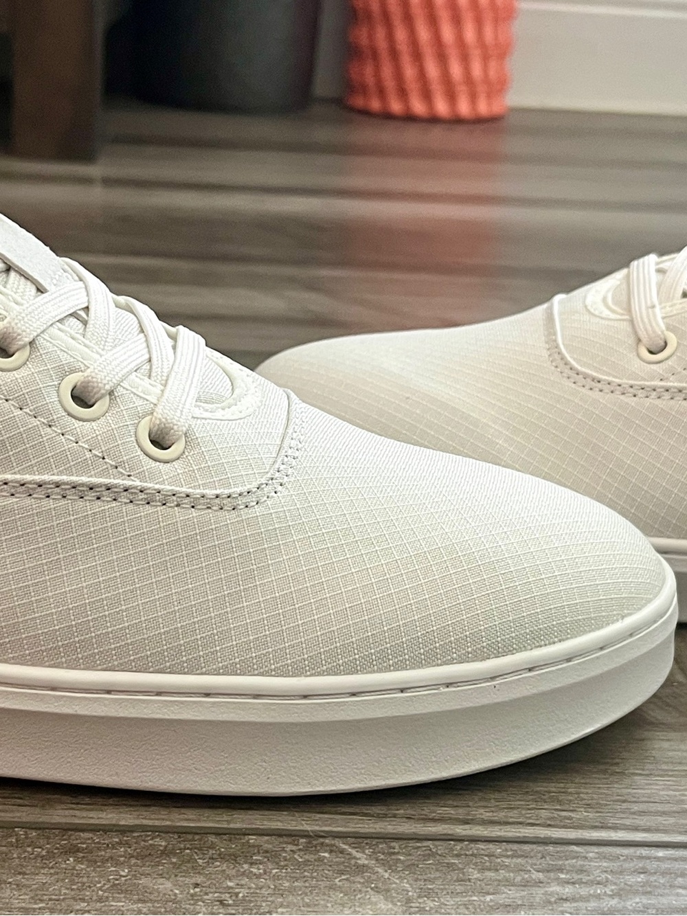 Men's White Low-Top Lace-Up Sneakers